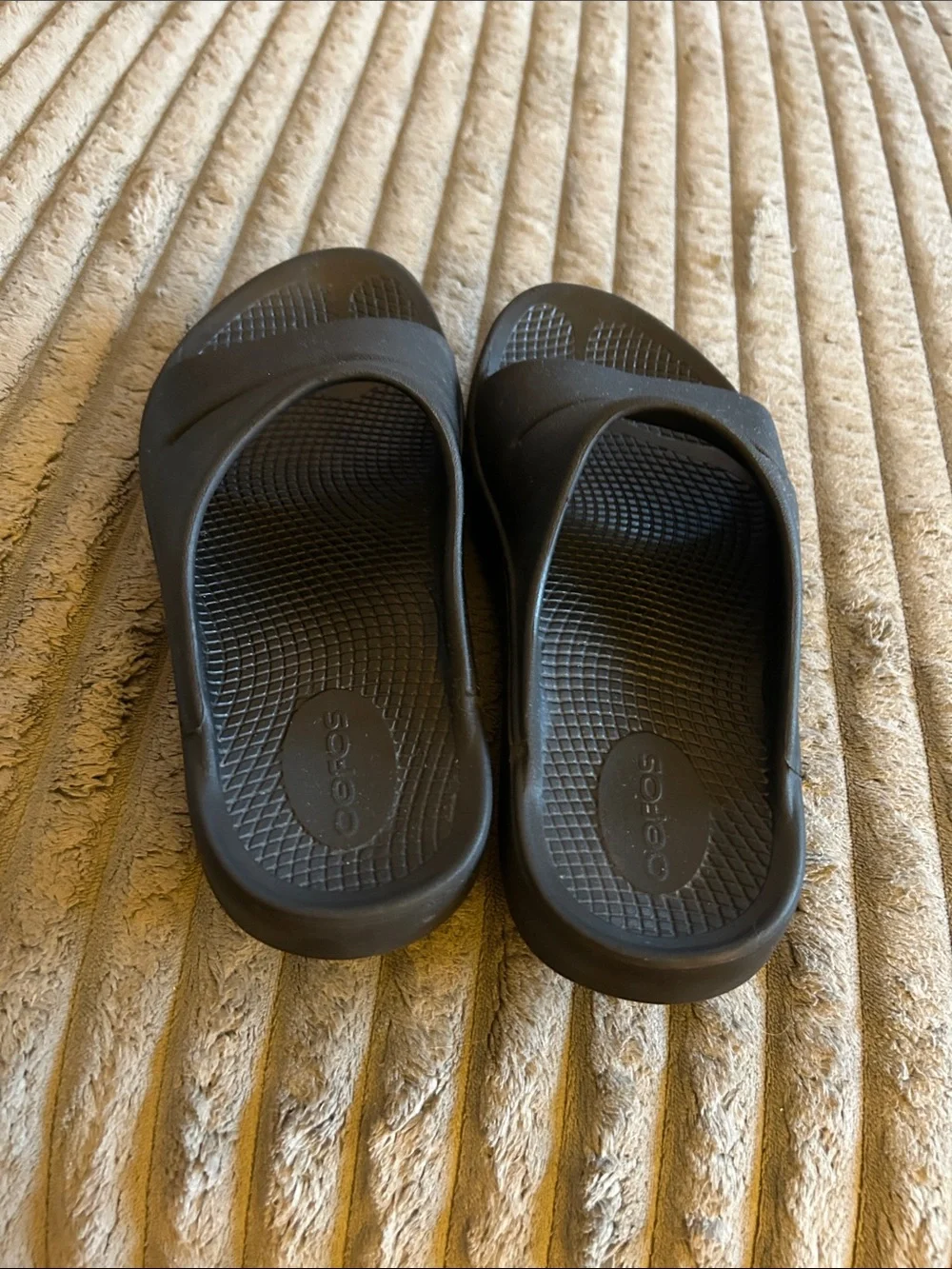 OOFOS OOahh Slide Sandals Men’s 4 Women’s 6 Good Condition Unisex